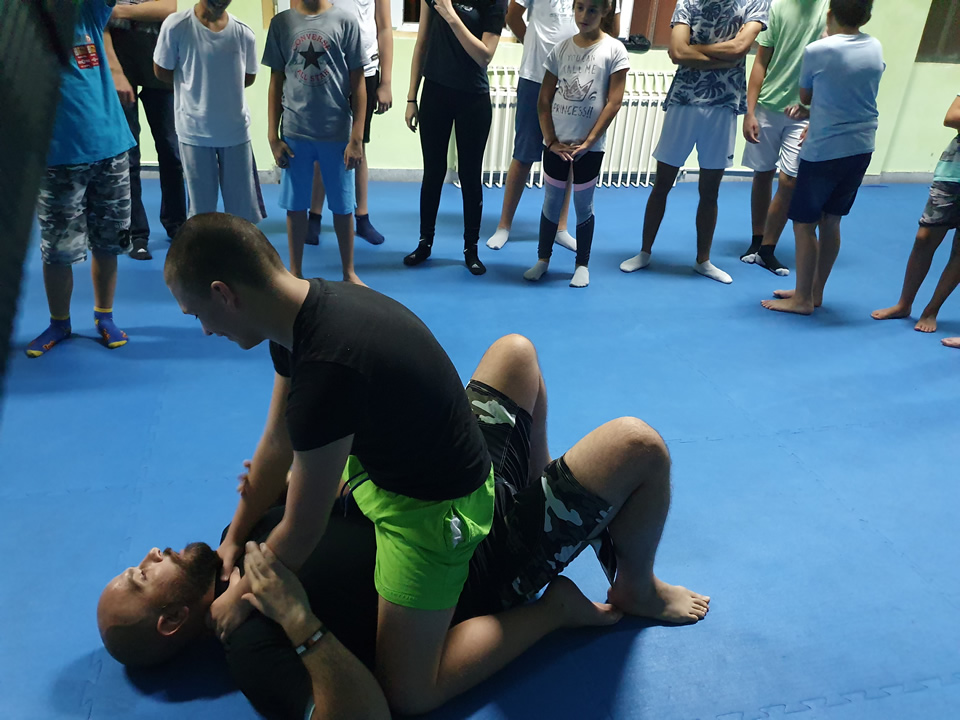 odrasli krav maga spartanac